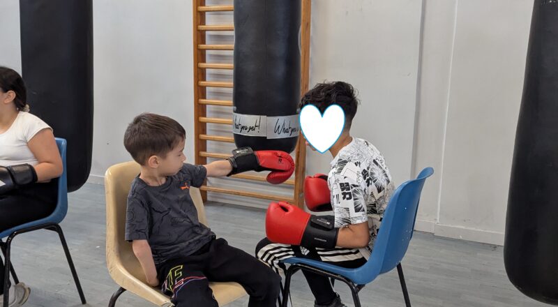 Gants, sourires et mixité : retour sur le cycle boxe au Ring Grenoblois !